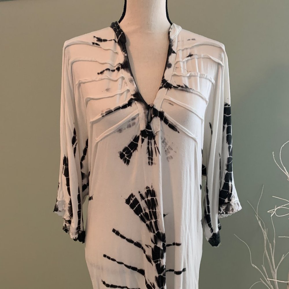 Super soft and sexy St. Tropez West tunic top